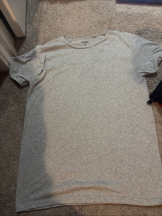 Tops - plain gray tee shirt